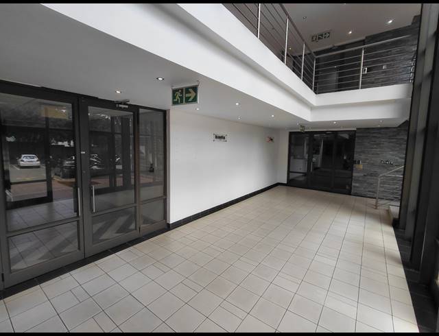 344M² OFFICE TO LET IN MAGALIESSIG